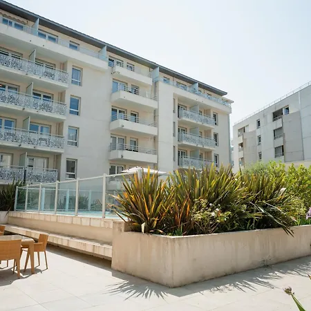 Zenitude Hotel-residences * Nice